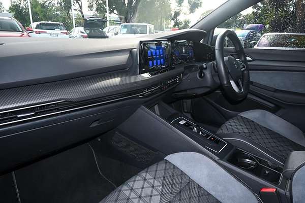2022 Volkswagen Golf 110TSI R-Line 8