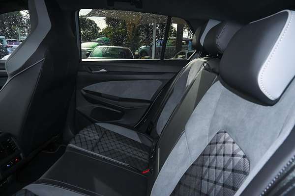 2022 Volkswagen Golf 110TSI R-Line 8