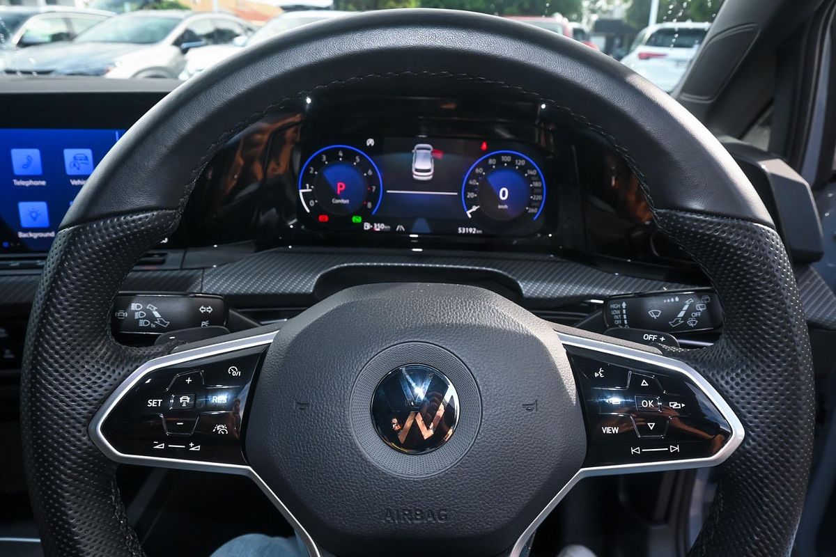 2022 Volkswagen Golf 110TSI R-Line 8