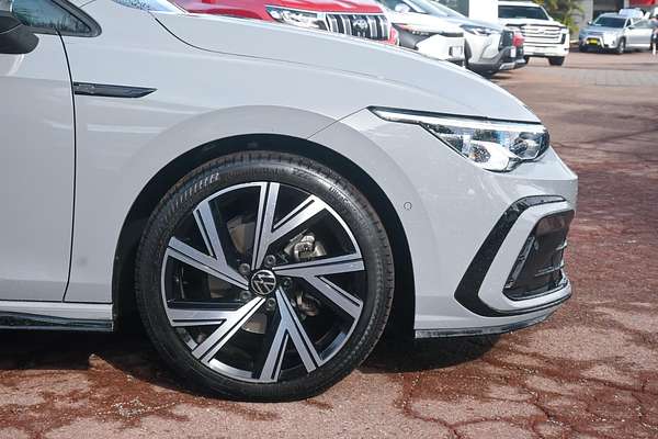 2022 Volkswagen Golf 110TSI R-Line 8