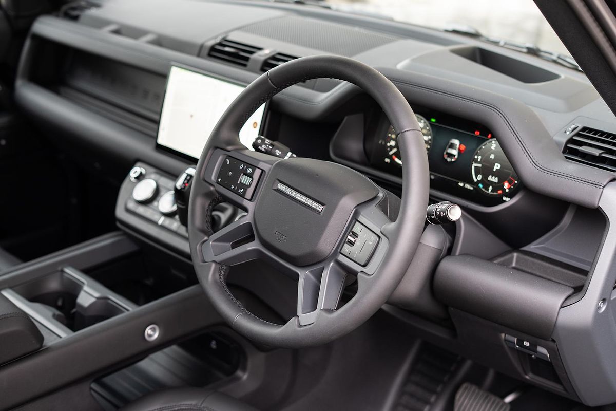 2025 Land Rover Defender 90 D250 S L663