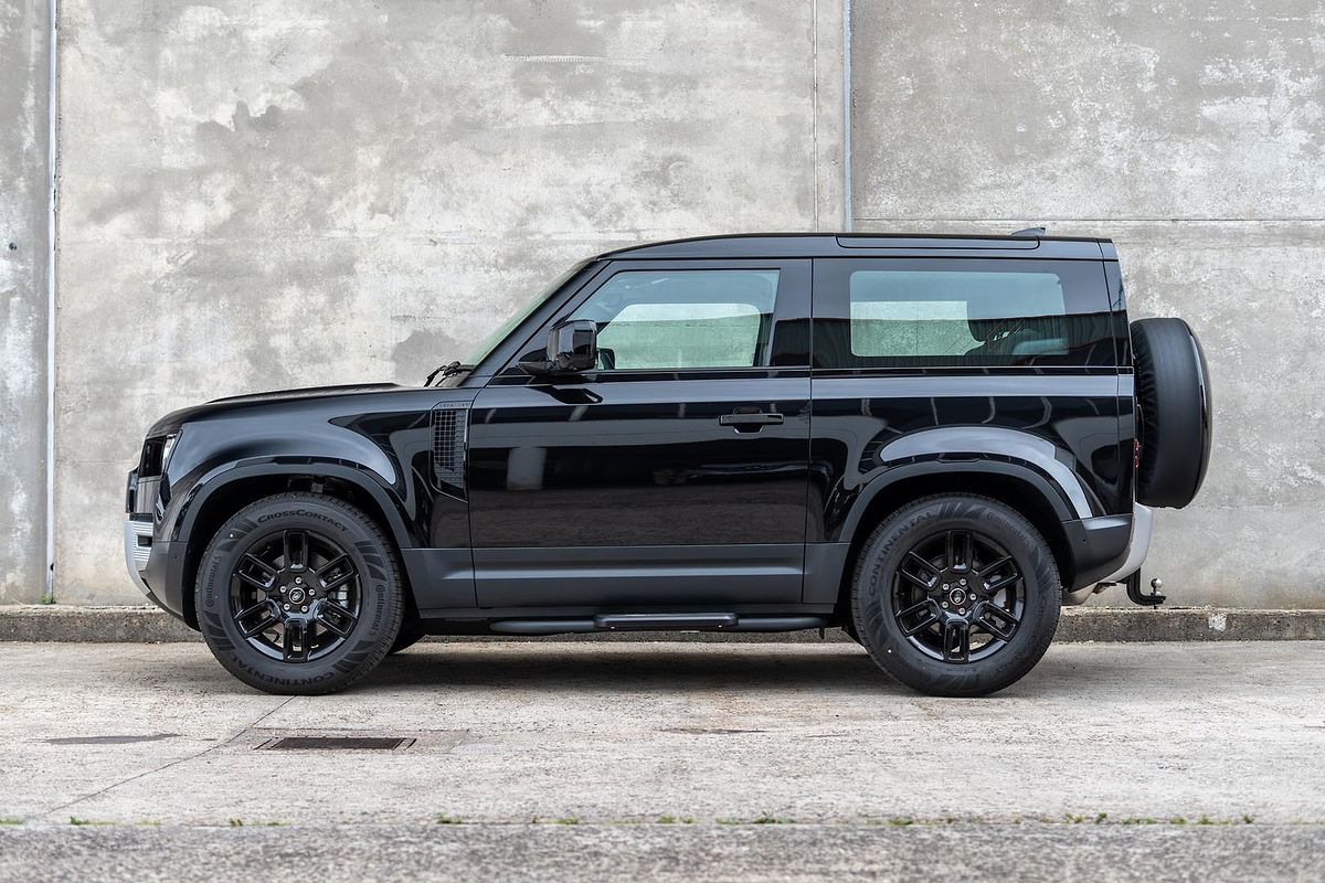 2025 Land Rover Defender 90 D250 S L663