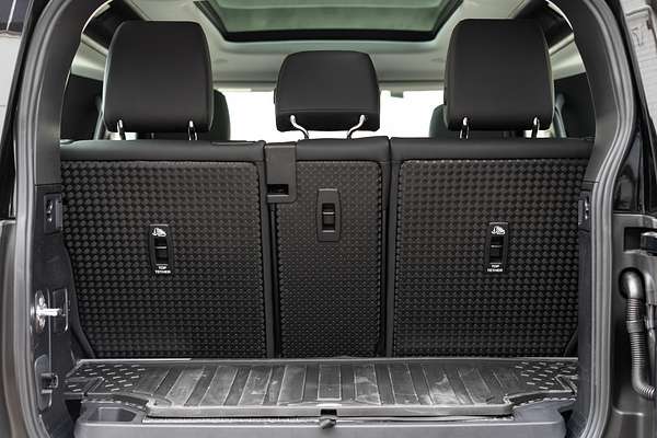 2025 Land Rover Defender 90 D250 S L663