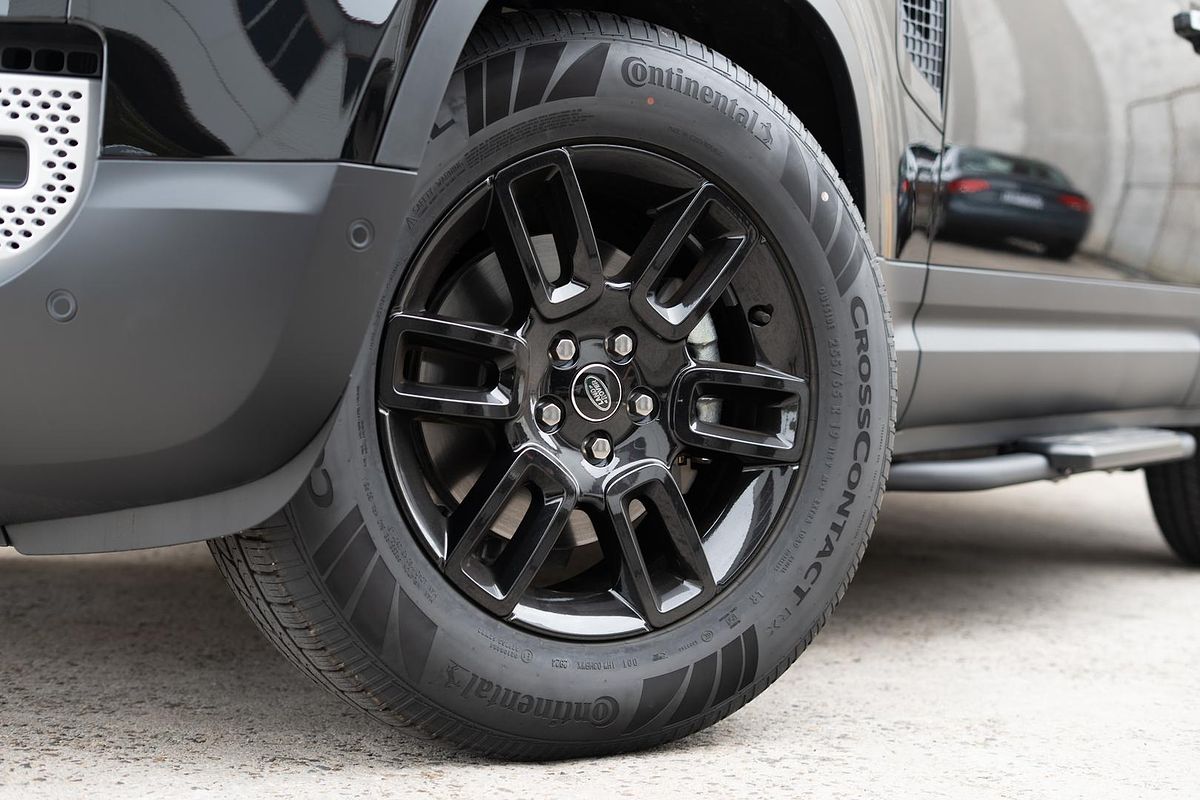 2025 Land Rover Defender 90 D250 S L663
