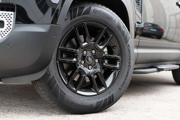 2025 Land Rover Defender 90 D250 S L663