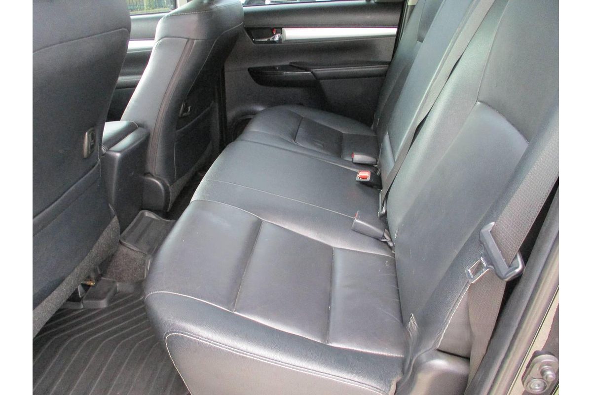 2016 Toyota Hilux SR5 GUN126R
