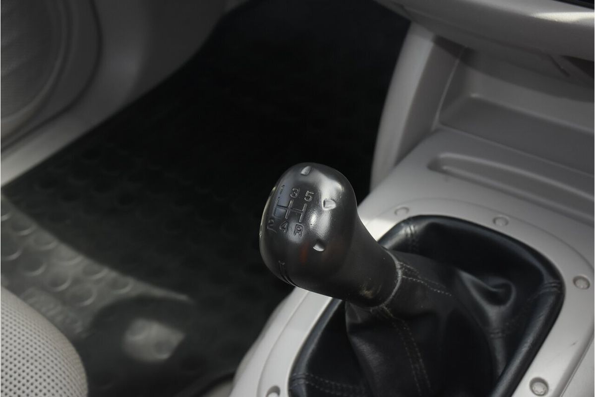 2014 Mitsubishi Triton GL MN Rear Wheel Drive