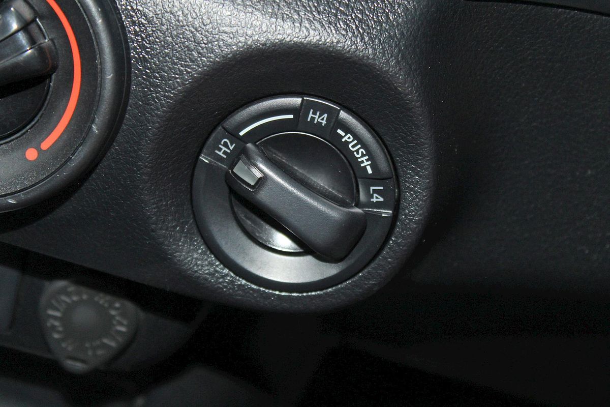 2019 Toyota Hilux SR GUN126R 4X4