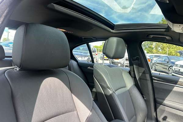 2012 BMW 5 Series 528i F10