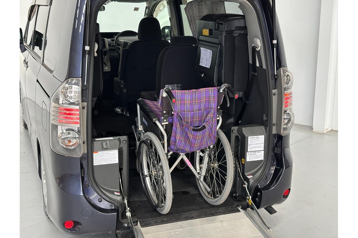 2009 Toyota VOXY WELCAB ZRR70