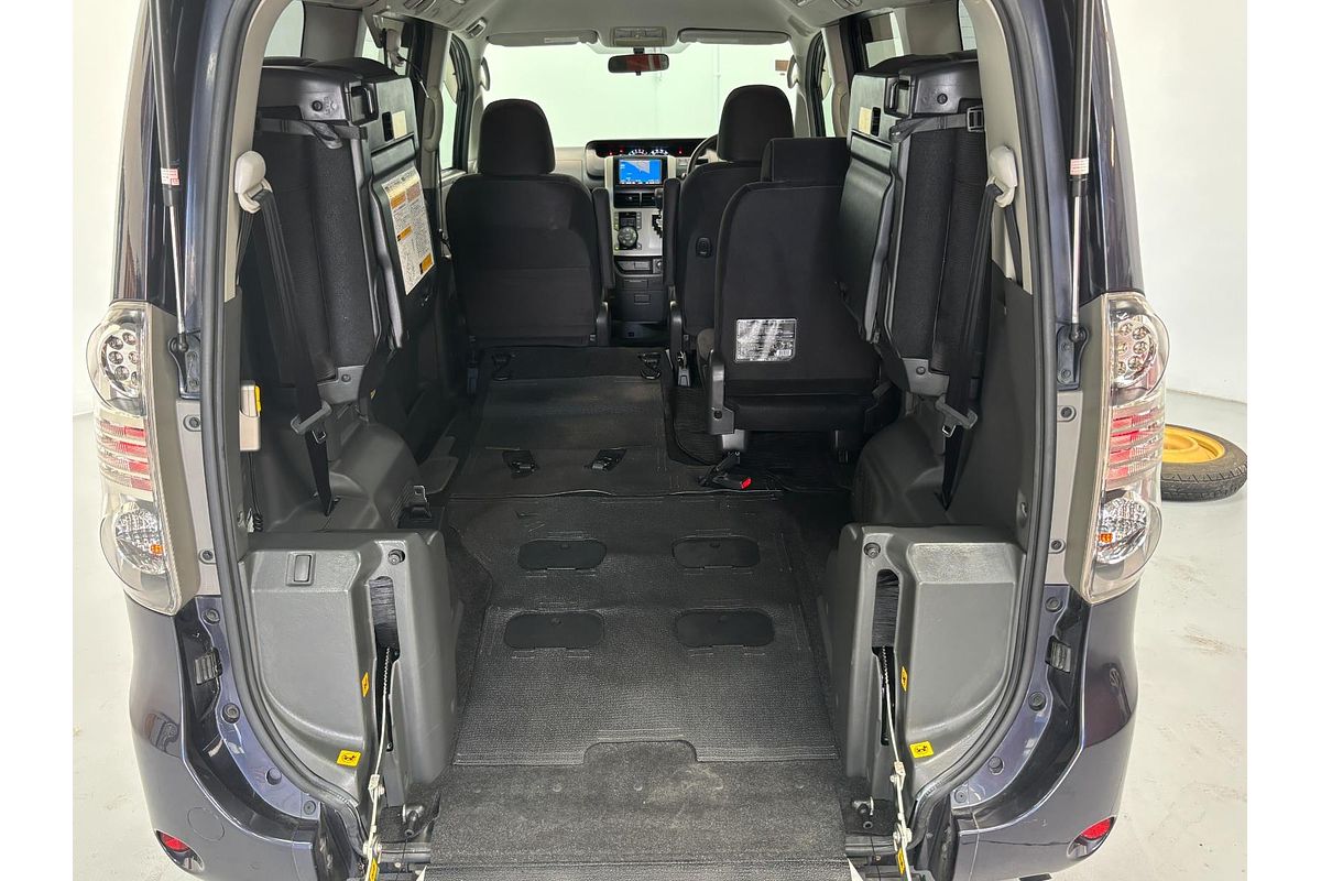 2009 Toyota VOXY WELCAB ZRR70