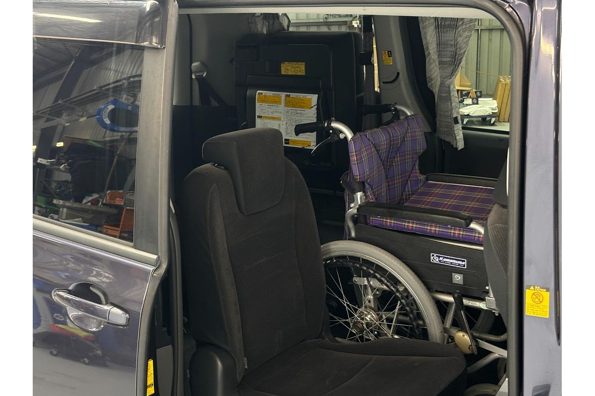 2009 Toyota VOXY WELCAB ZRR70