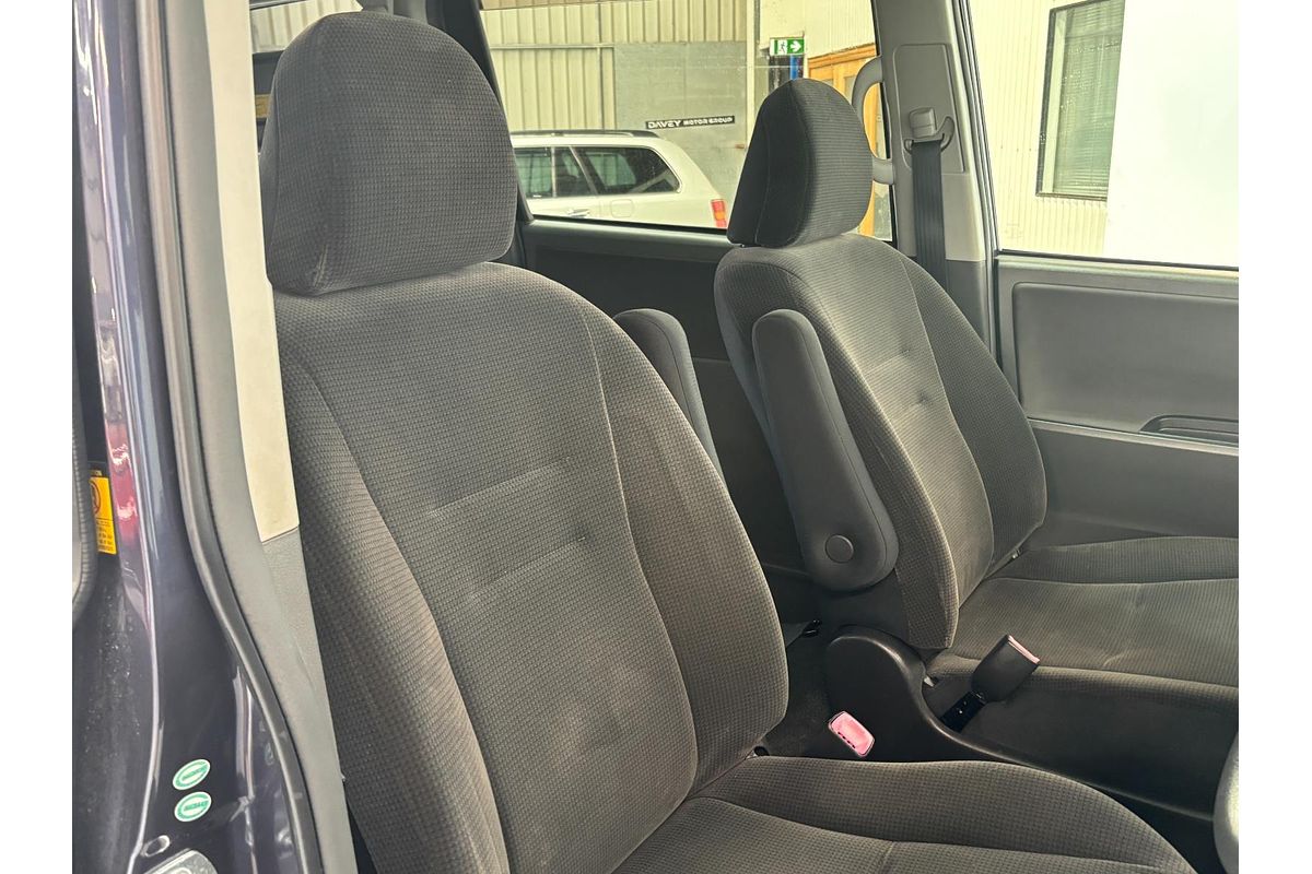 2009 Toyota VOXY WELCAB ZRR70