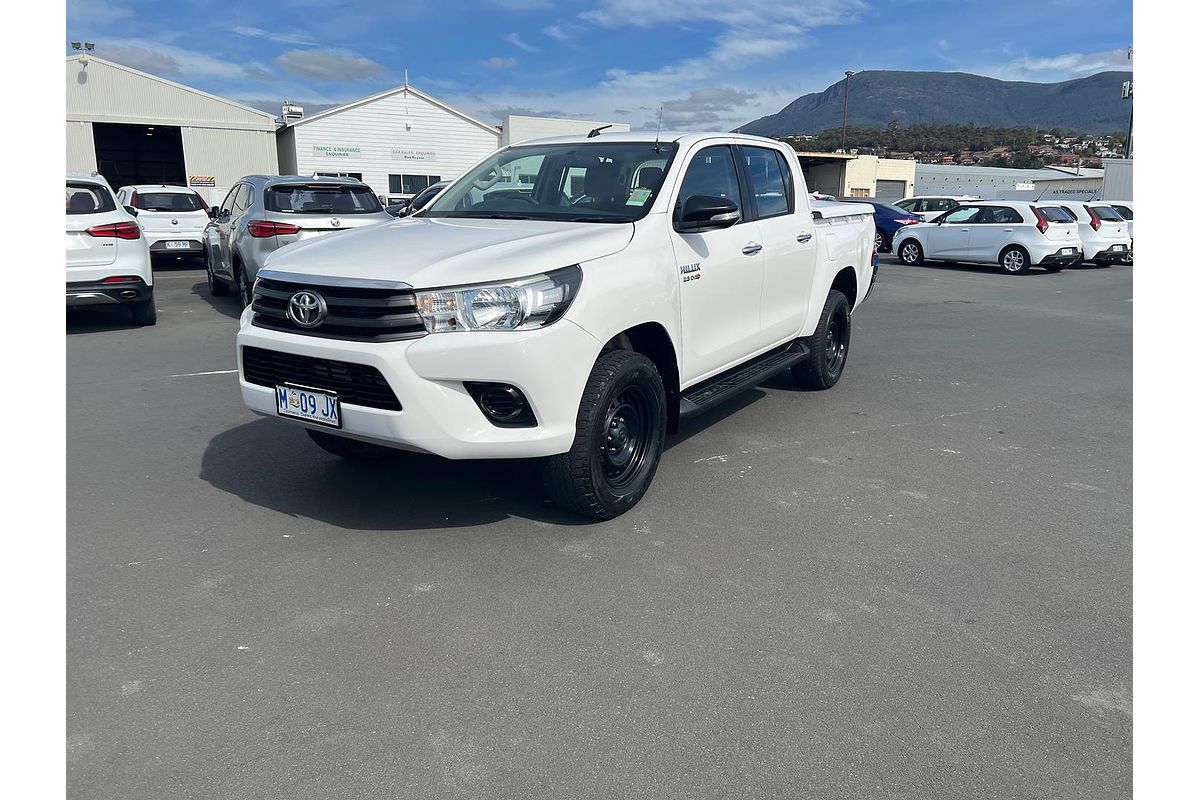 2017 Toyota Hilux SR GUN126R 4X4