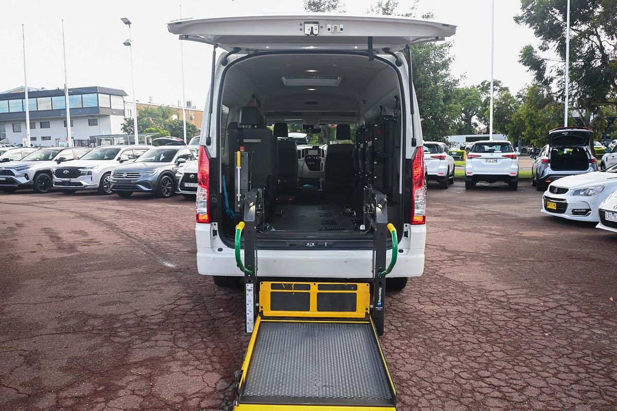 2020 Toyota Hiace Commuter GL GDH322R