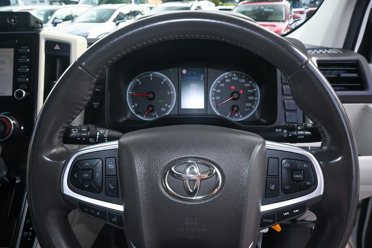 2020 Toyota Hiace Commuter GL GDH322R