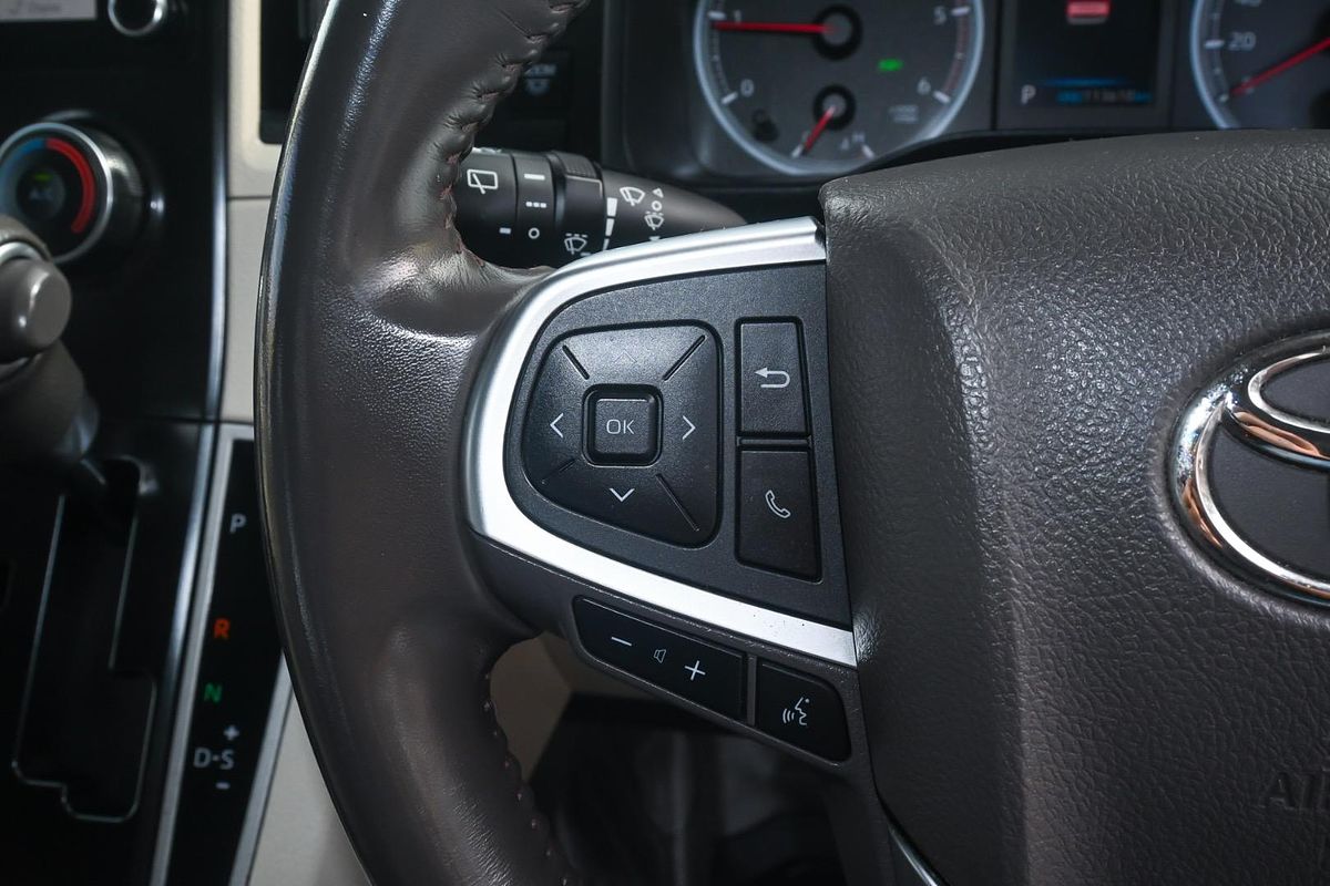 2020 Toyota Hiace Commuter GL GDH322R