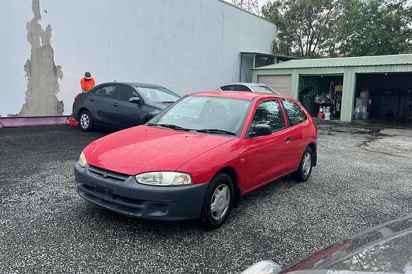 1999 Mitsubishi Mirage CE