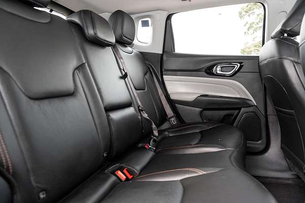 2022 Jeep Compass Limited M6