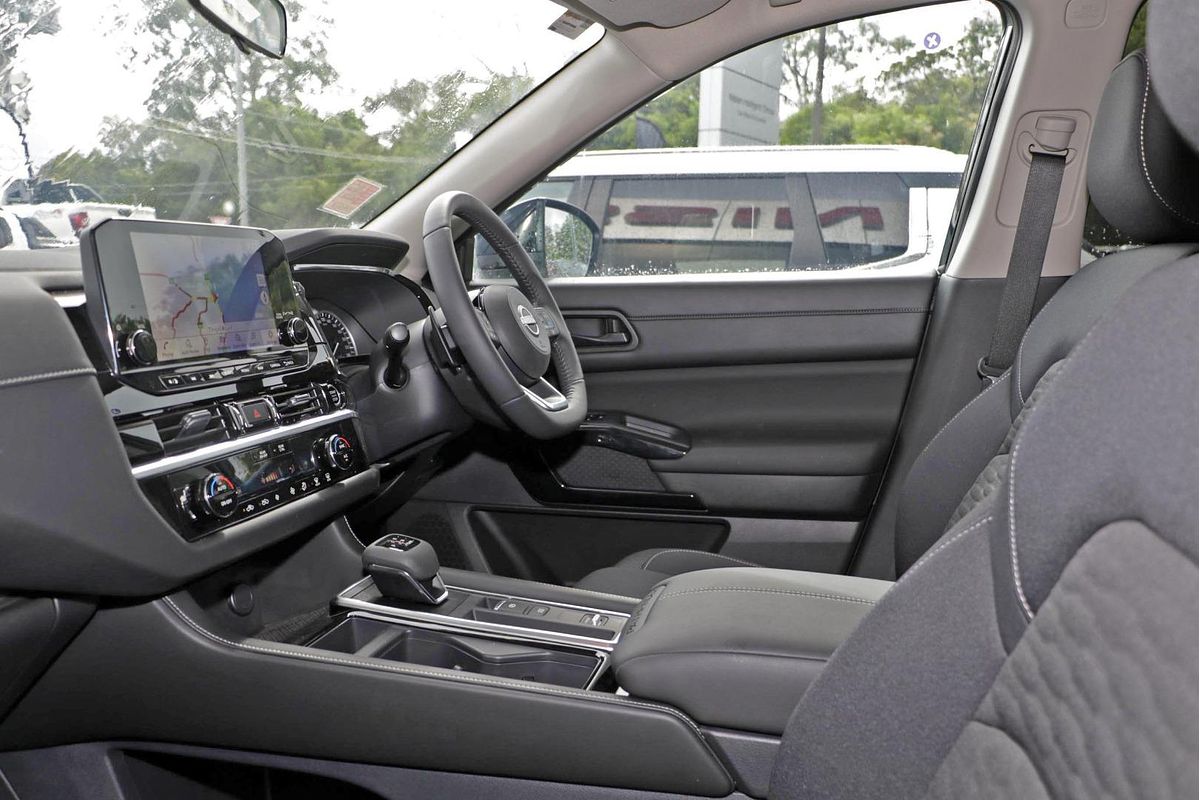 2024 Nissan Pathfinder ST-L R53