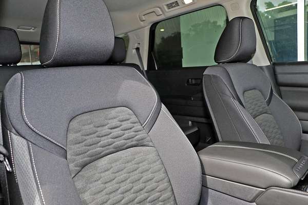 2024 Nissan Pathfinder ST-L R53