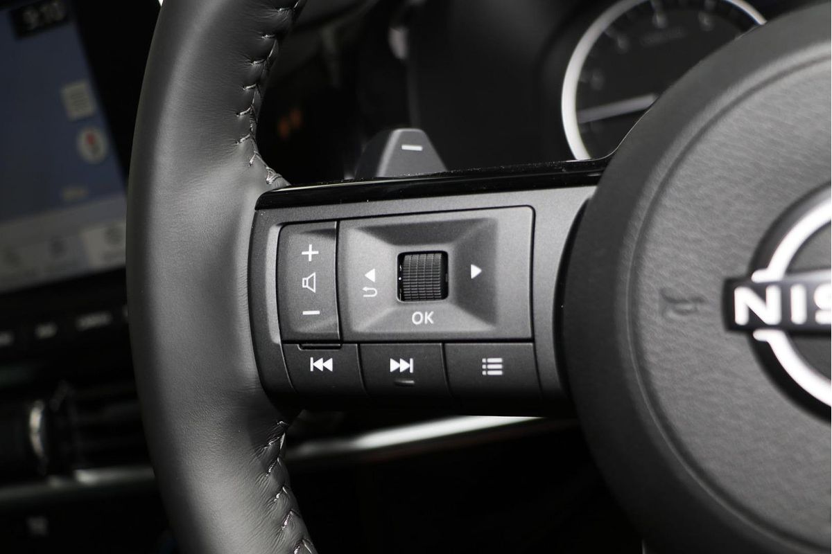 2024 Nissan Pathfinder ST-L R53
