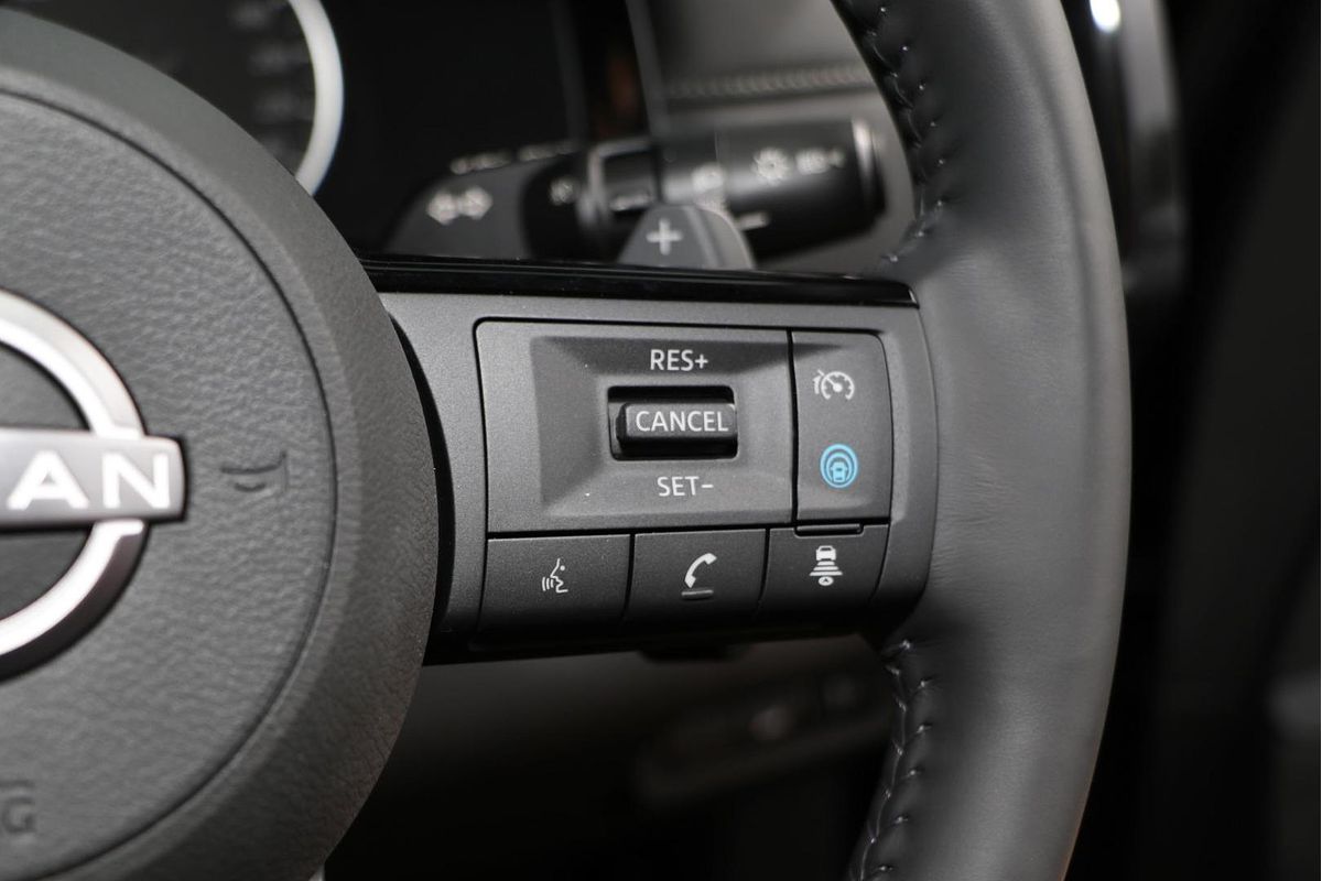 2024 Nissan Pathfinder ST-L R53