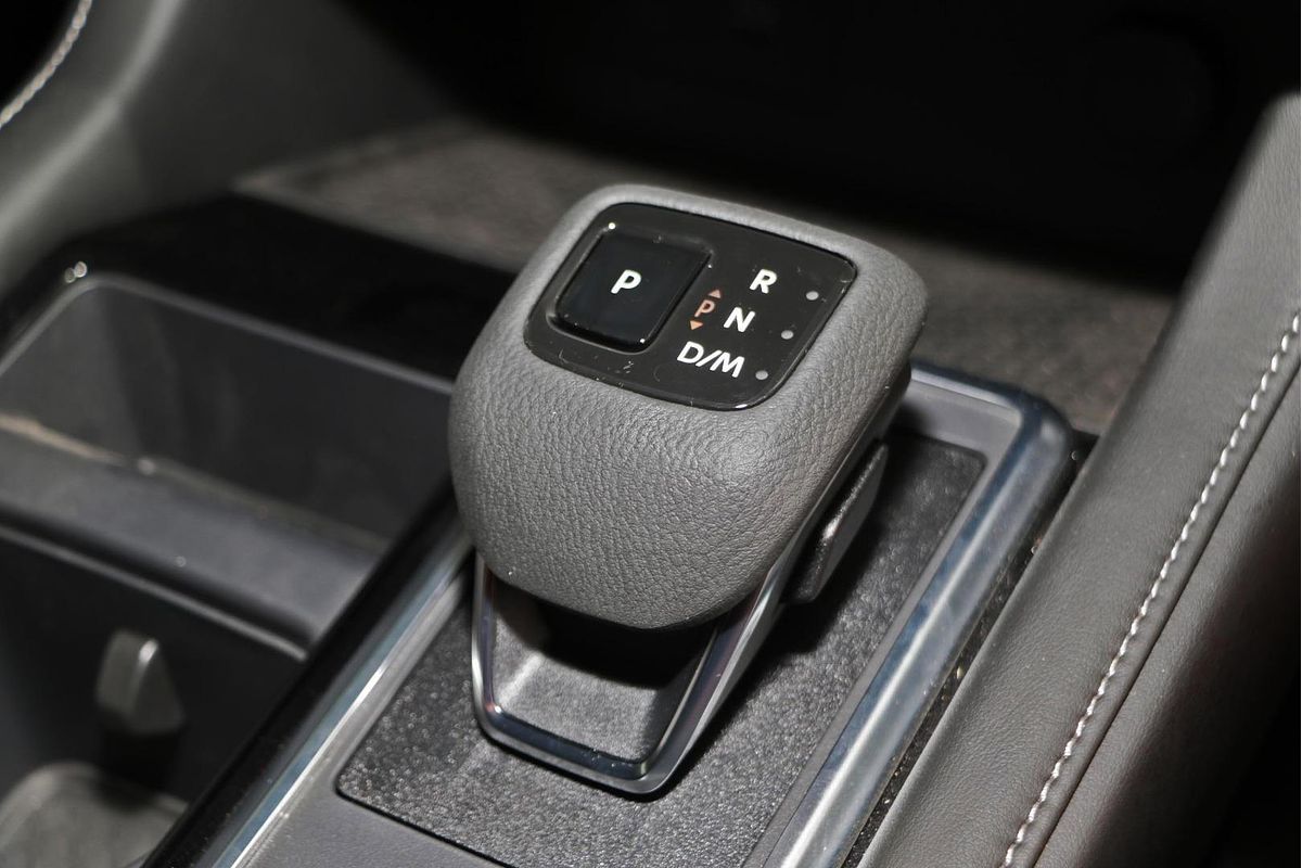 2024 Nissan Pathfinder ST-L R53