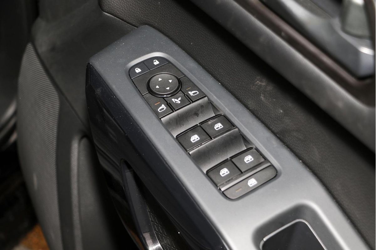 2024 Nissan Pathfinder ST-L R53