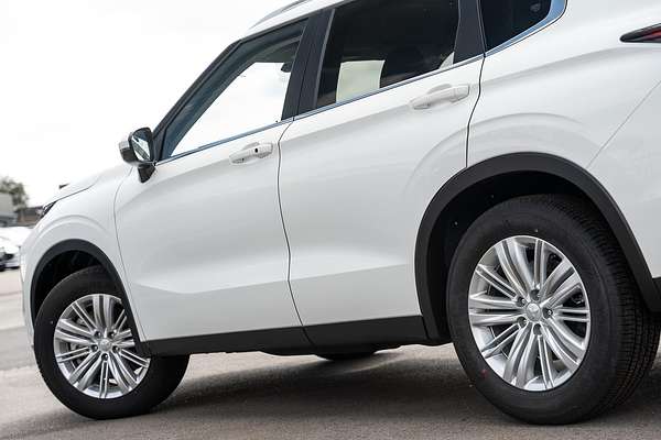 2024 Mitsubishi Outlander LS ZM