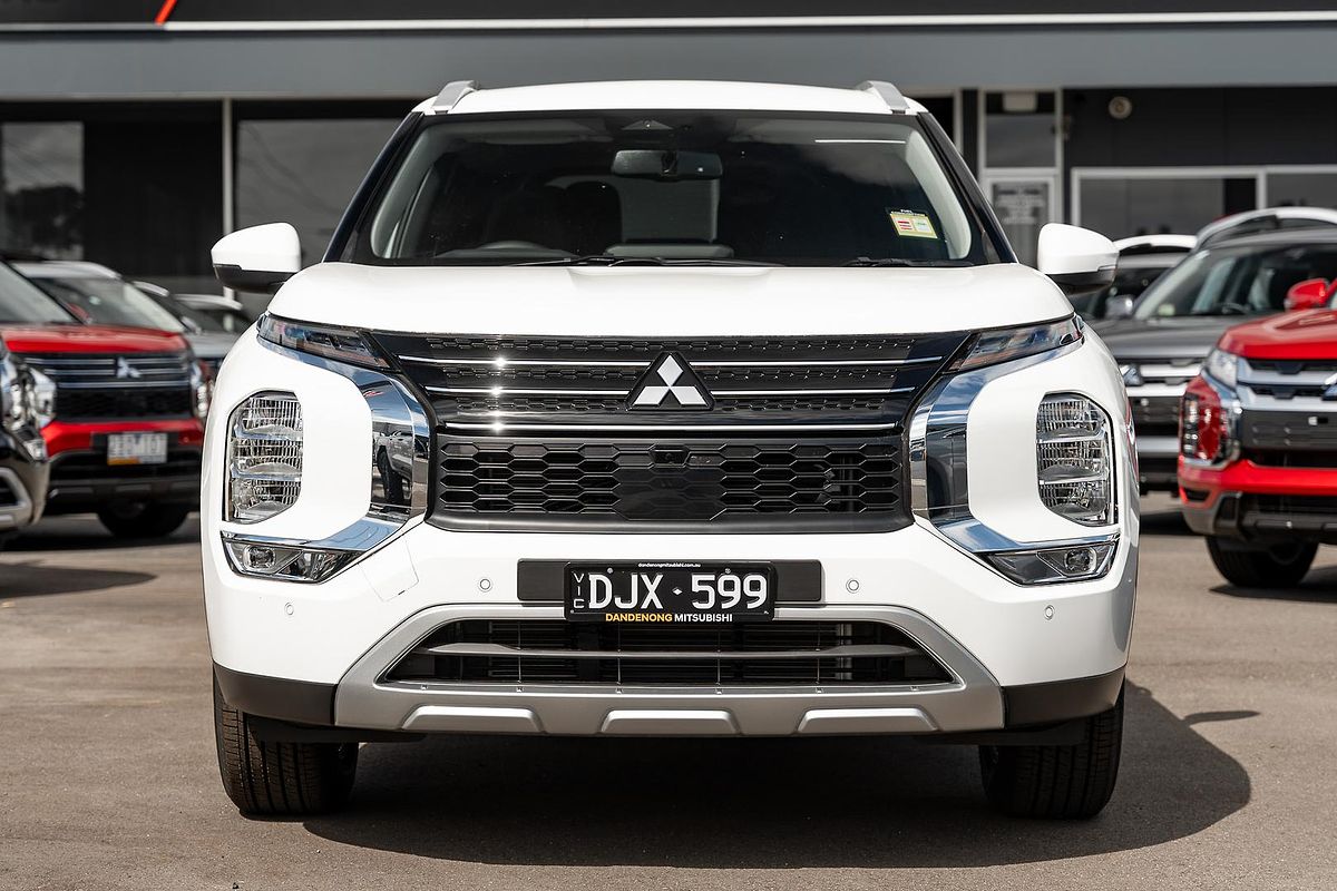 2024 Mitsubishi Outlander LS ZM
