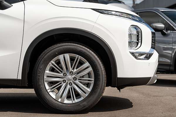 2024 Mitsubishi Outlander LS ZM