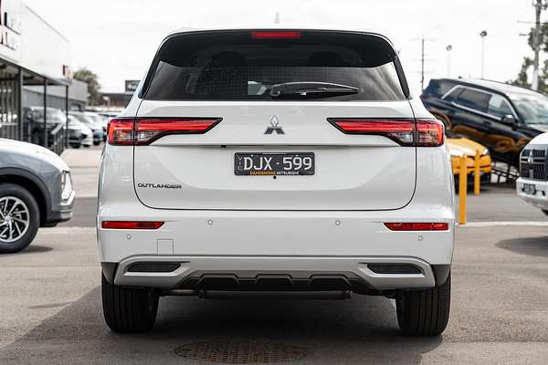 2024 Mitsubishi Outlander LS ZM