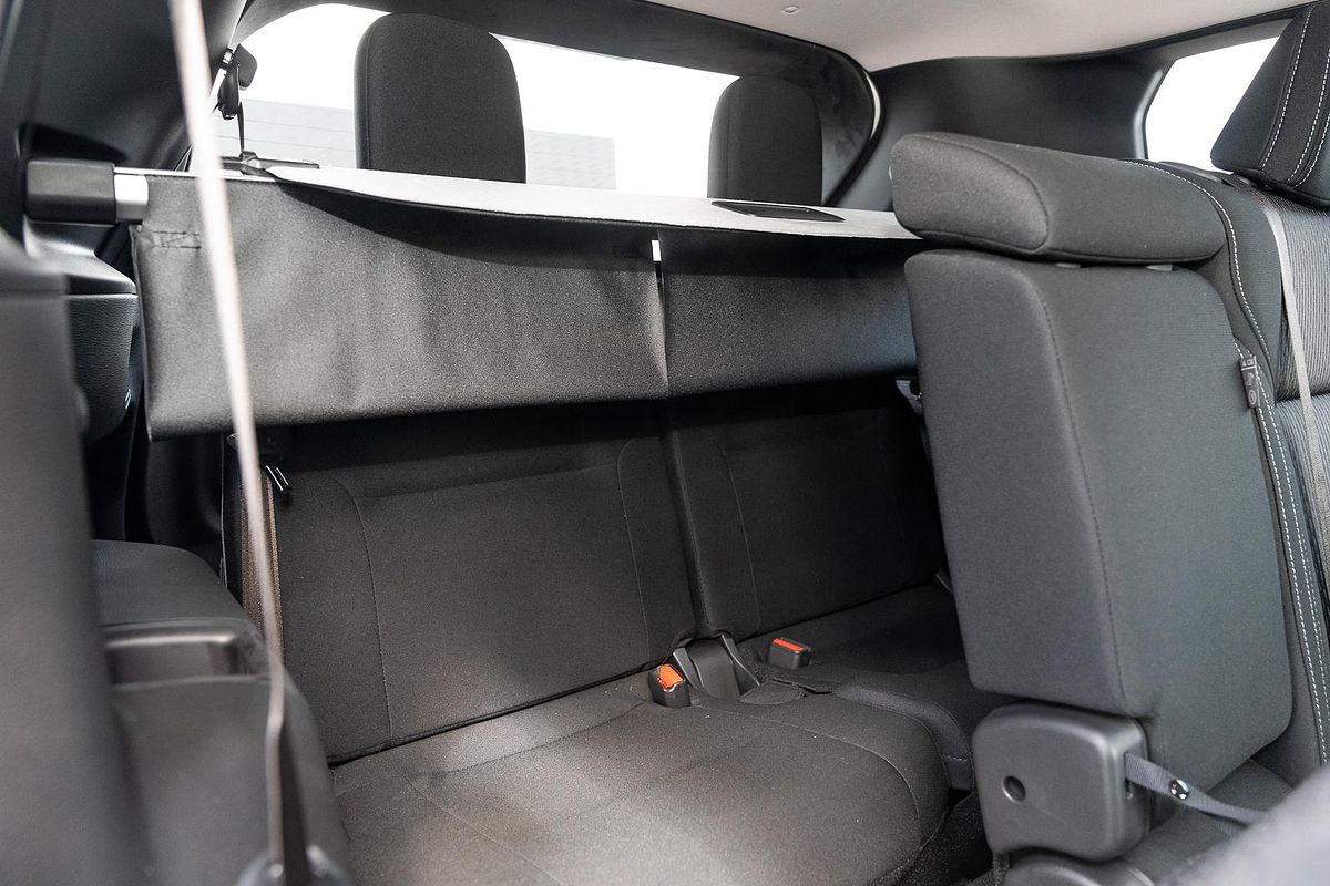 2024 Mitsubishi Outlander LS ZM