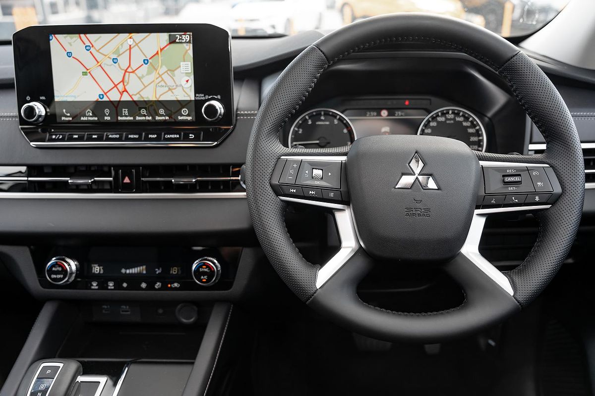 2024 Mitsubishi Outlander LS ZM
