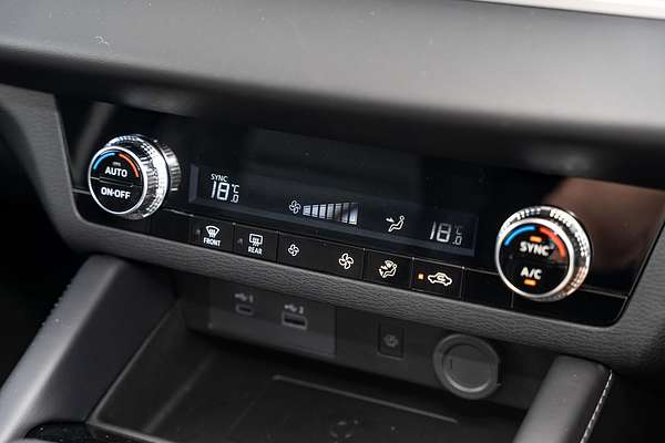 2024 Mitsubishi Outlander LS ZM