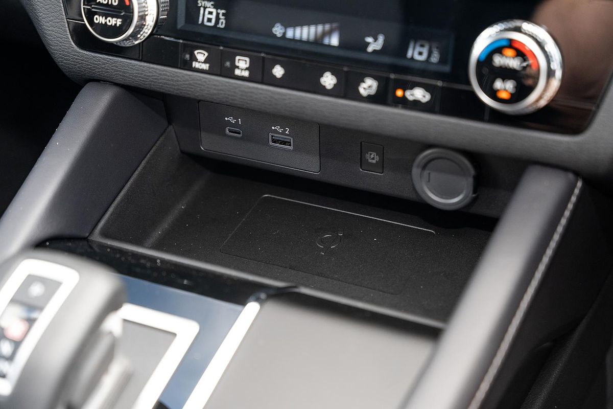 2024 Mitsubishi Outlander LS ZM