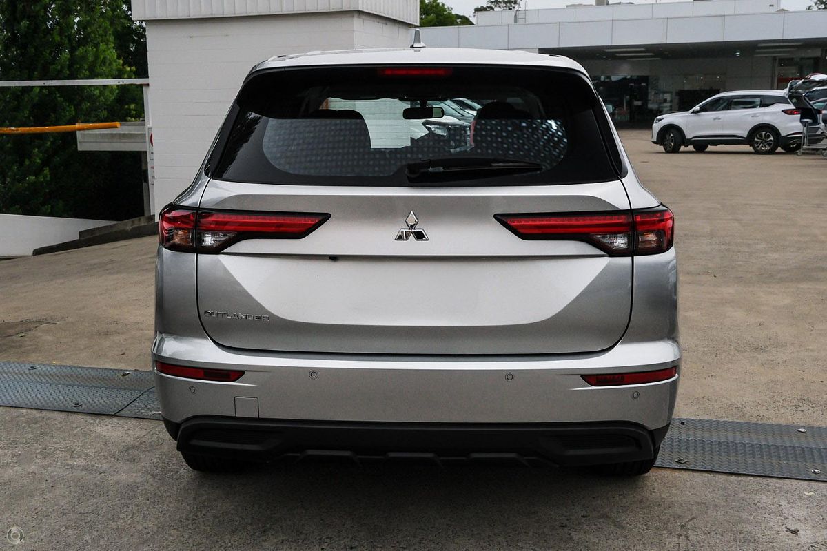 2024 Mitsubishi Outlander ES ZM