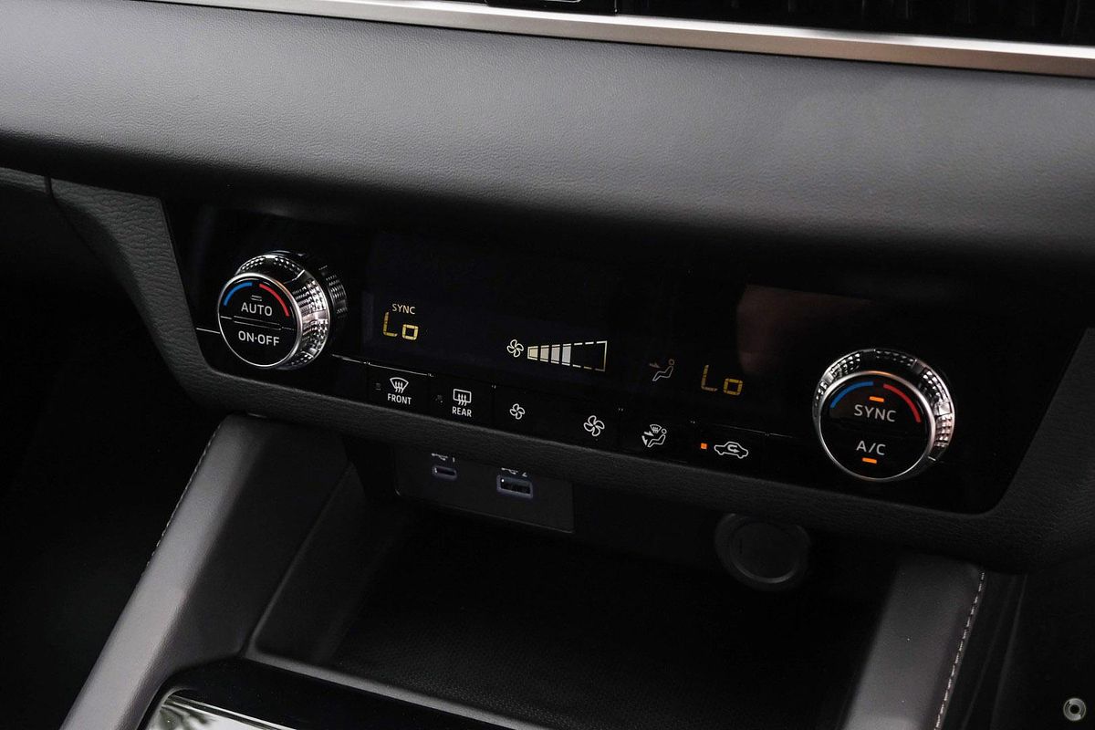 2024 Mitsubishi Outlander ES ZM