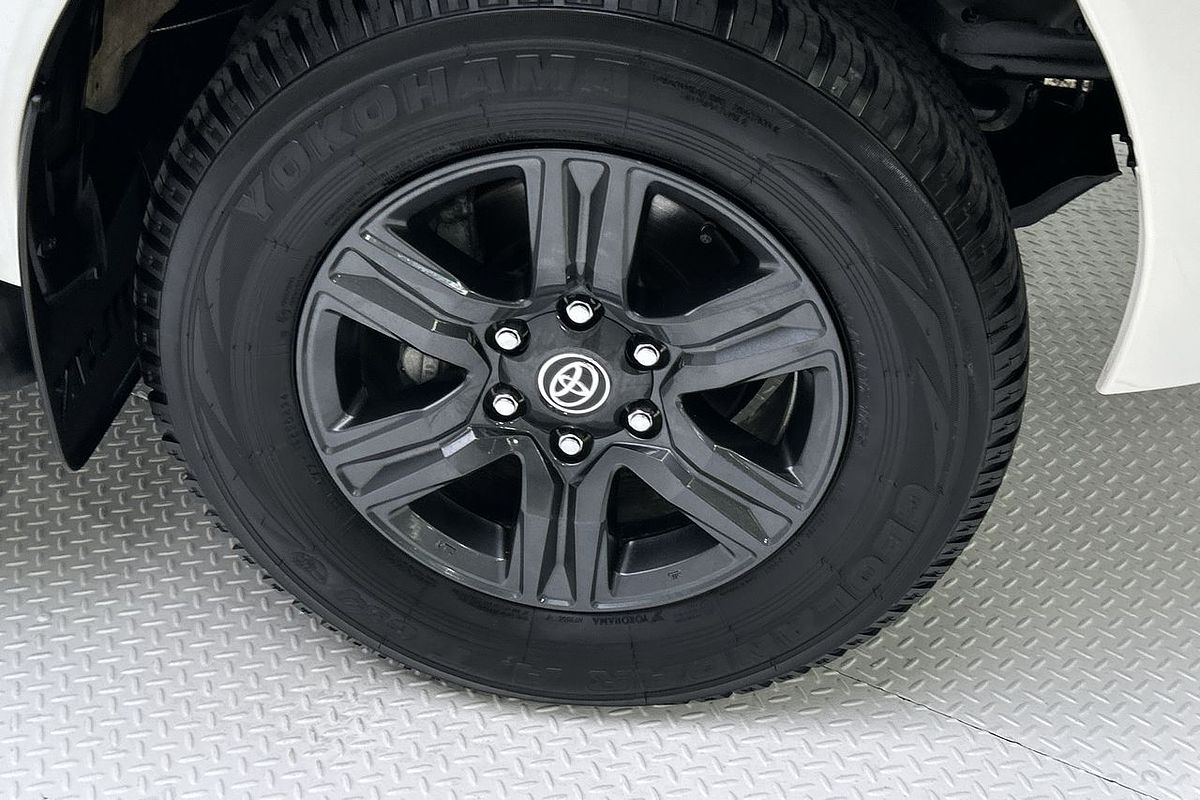 2024 Toyota Hilux SR GUN126R 4X4