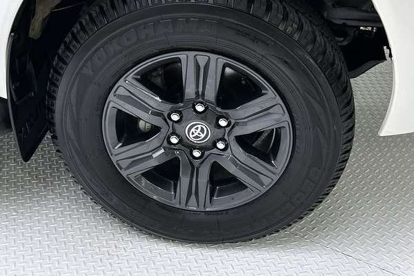 2024 Toyota Hilux SR GUN126R 4X4