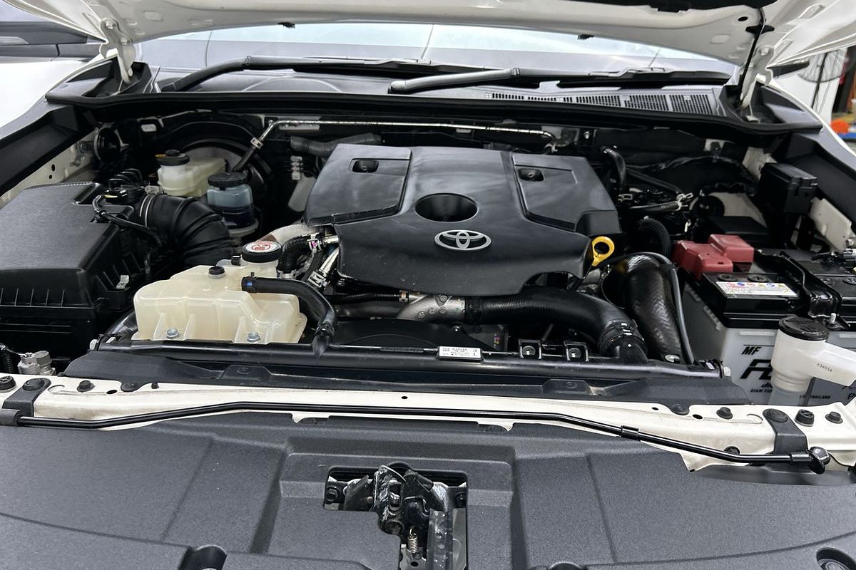 2024 Toyota Hilux SR GUN126R 4X4