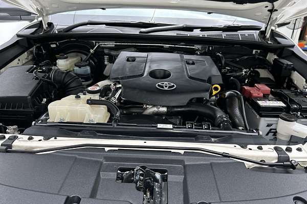 2024 Toyota Hilux SR GUN126R 4X4