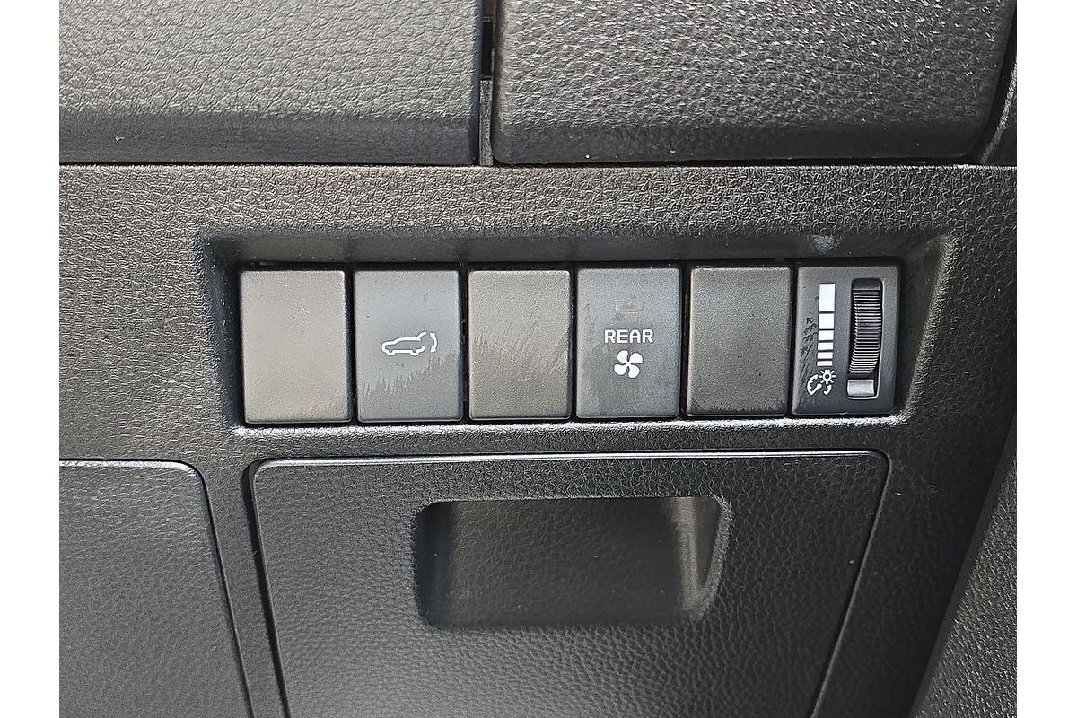 2022 Isuzu MU-X LS-T