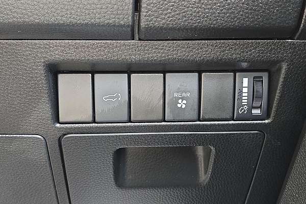 2022 Isuzu MU-X LS-T