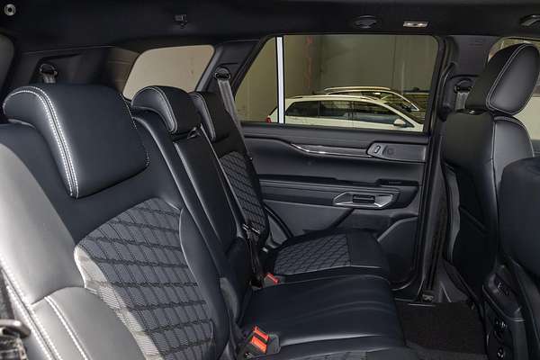 2025 Ford Everest Platinum
