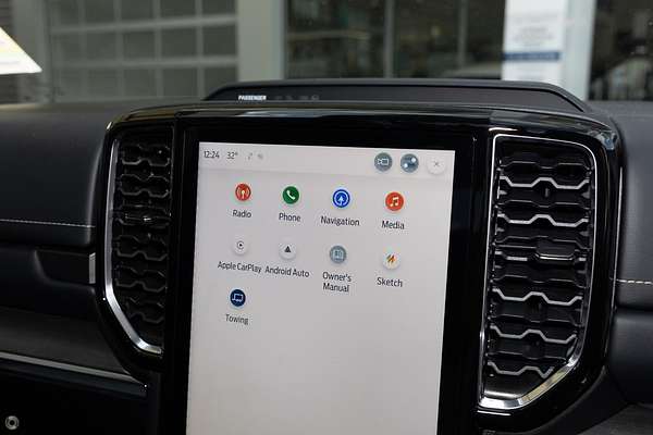 2025 Ford Everest Platinum