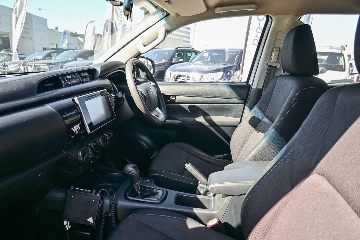 2017 Toyota Hilux SR GUN126R 4X4