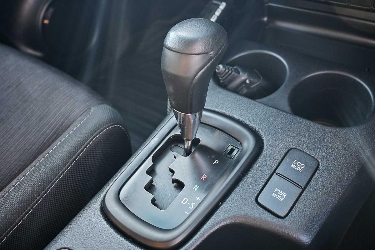 2017 Toyota Hilux SR GUN126R 4X4