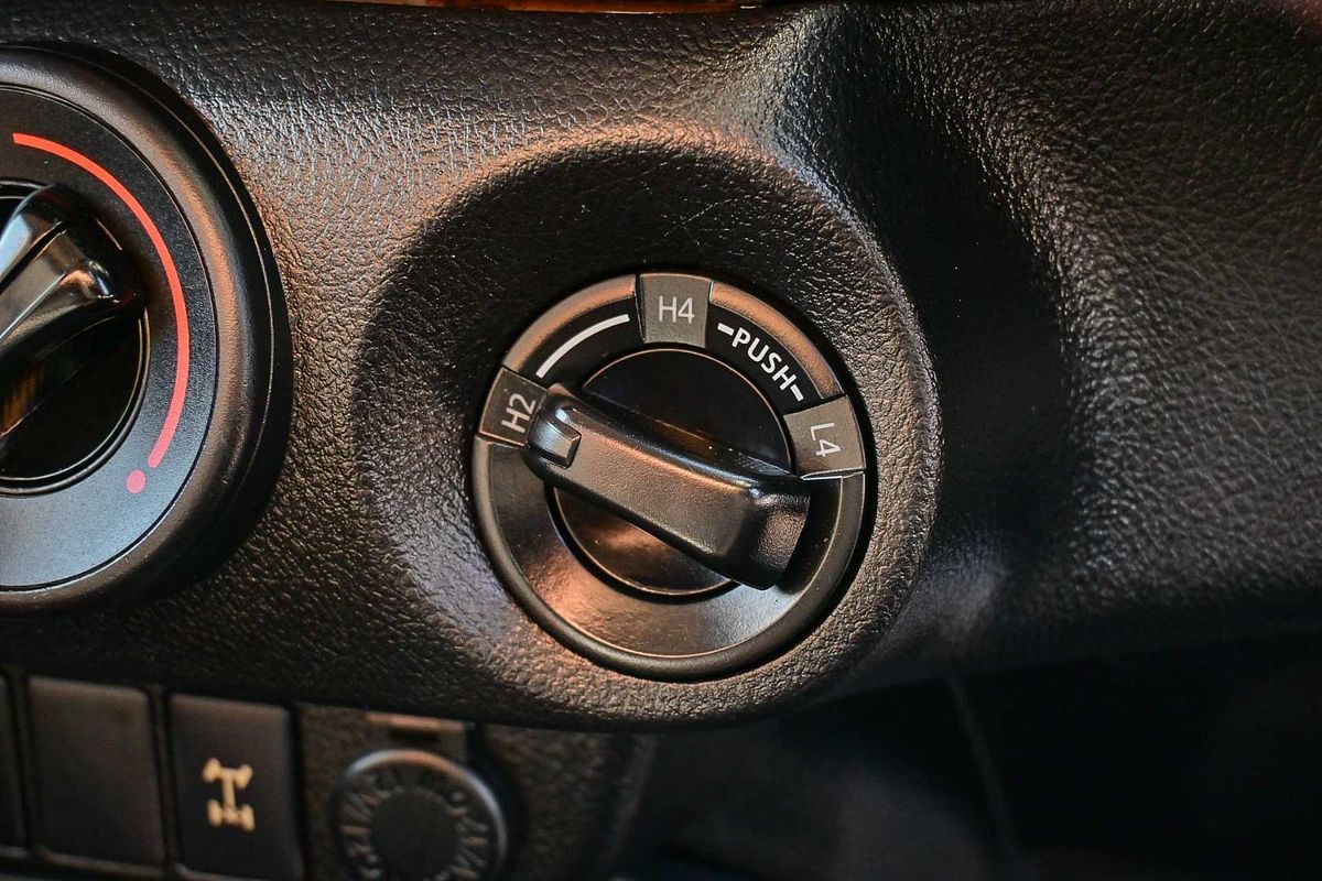 2017 Toyota Hilux SR GUN126R 4X4